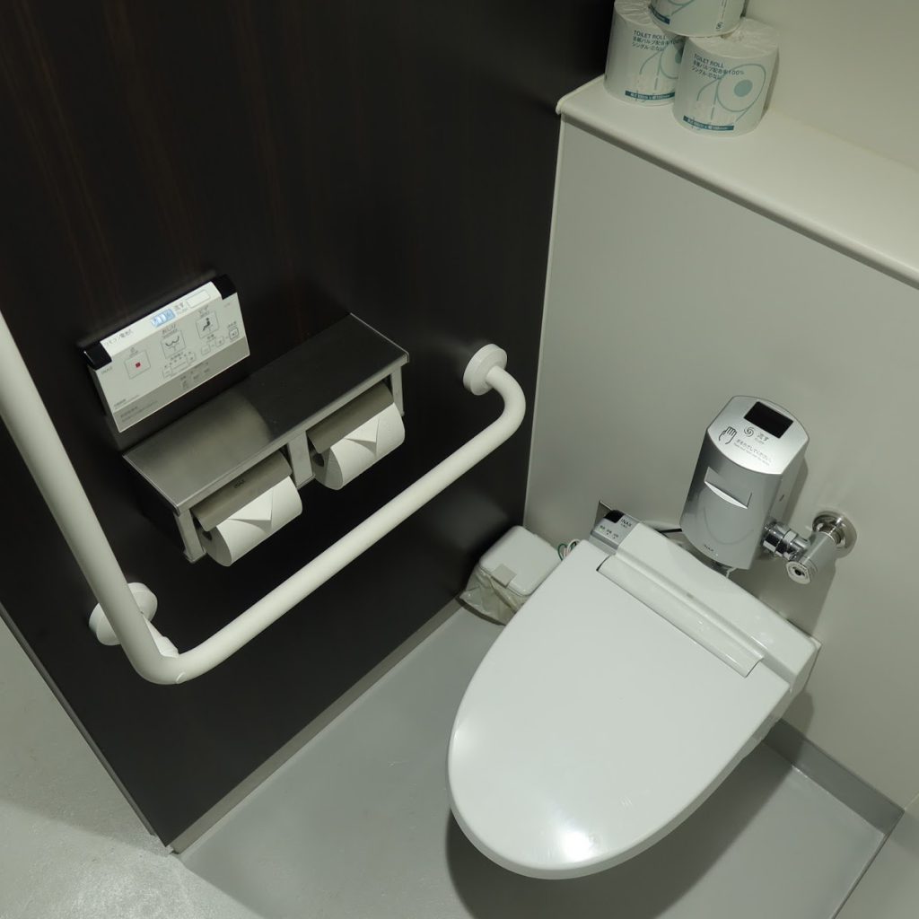 小石川植物園の温室のトイレ